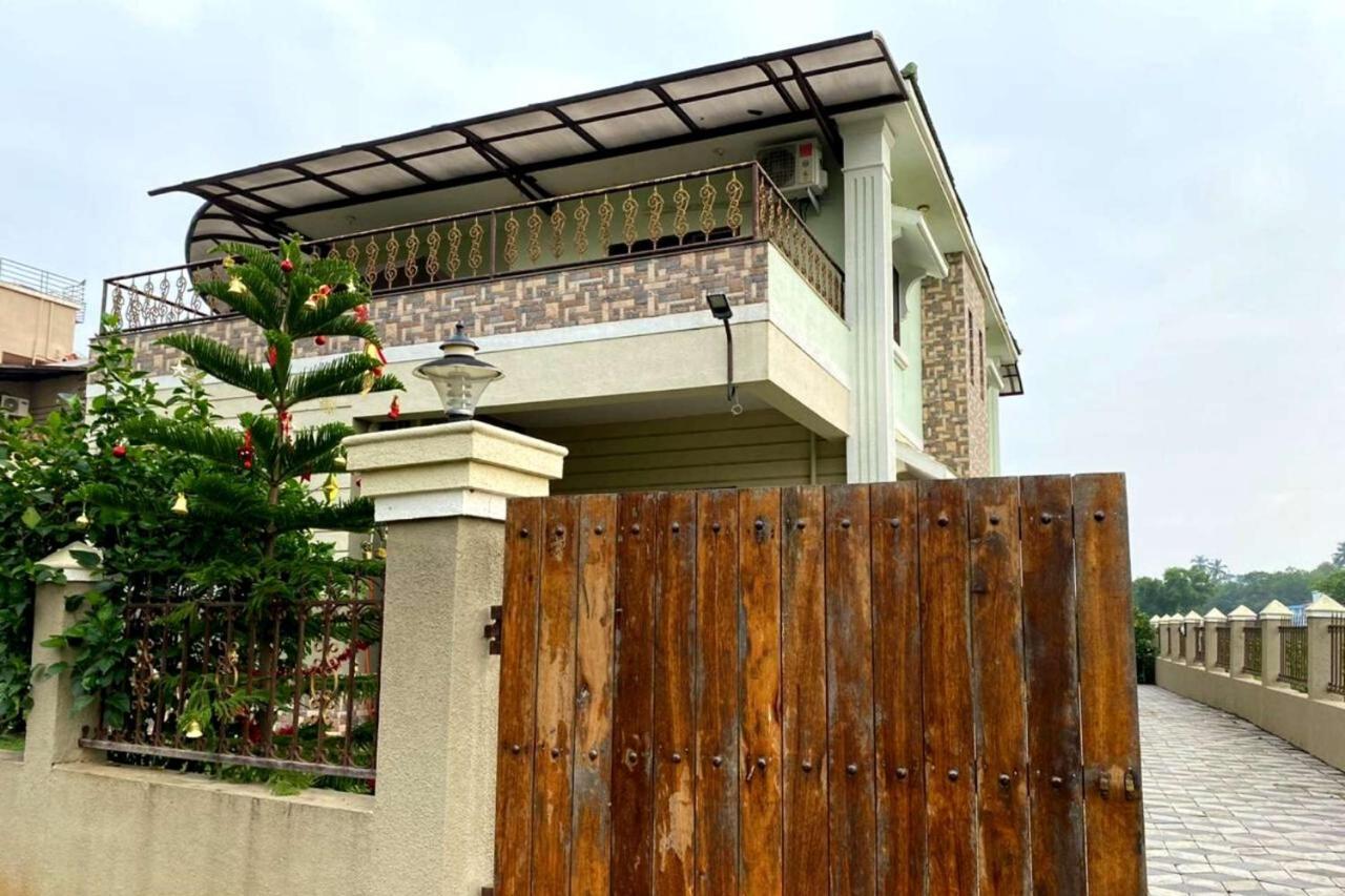 Nessies Nagaon Villa Alibag Luaran gambar